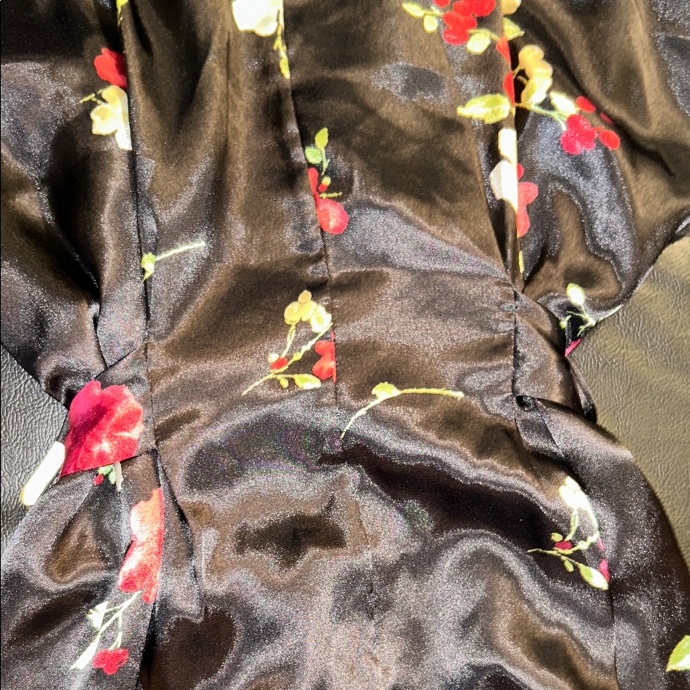 Jones New York women’s L/S Robe with a floral pattern- Brand new Size L/XL - Picture 8 of 9